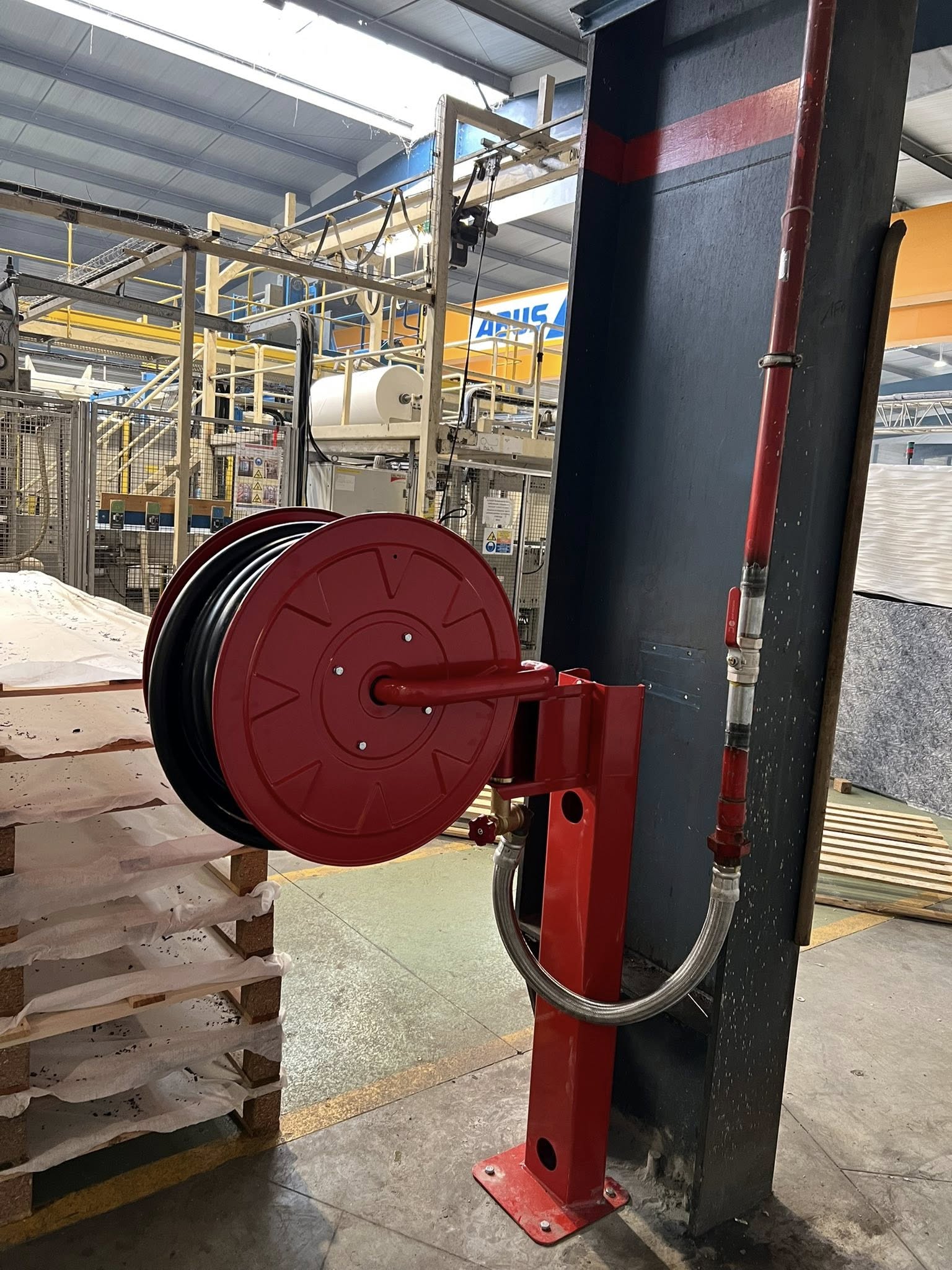 Portail thermo laqué avec découpe laser